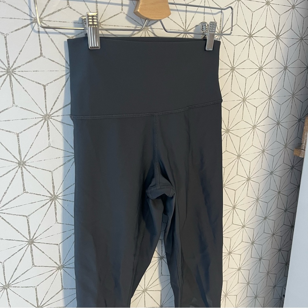 ALO Yoga Airlift Legging Anthracite Gray 28” - Picture 3 of 6